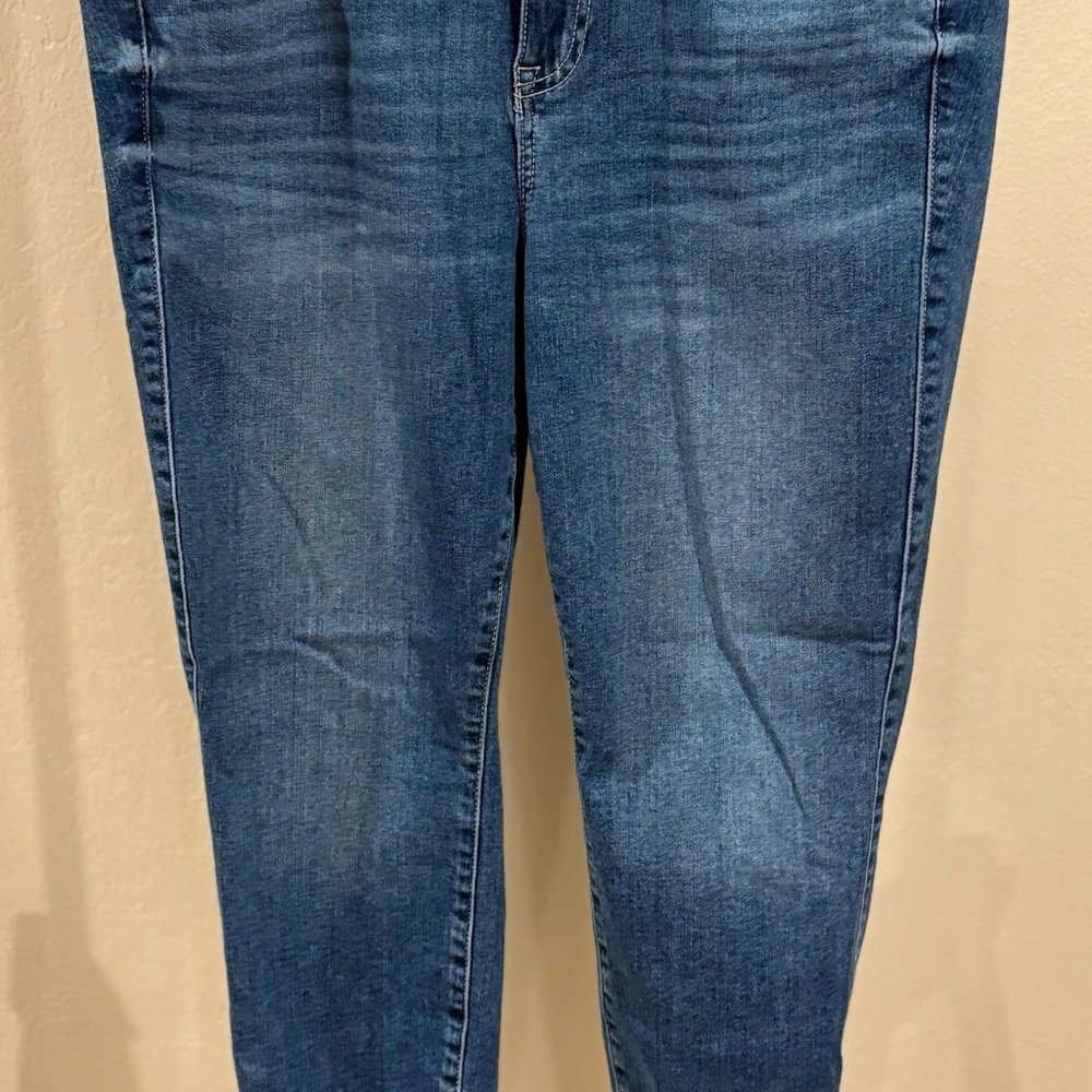 Torrid Blue frayed Ankle cropped Jeggings